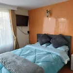 Hermosa Habitación cerca al aeropuerto